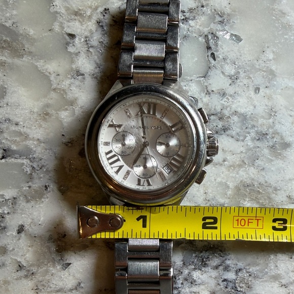 MICHAEL KORS Camille Chronograph Women’s Watch - Needs battery. - Picture 3 of 6